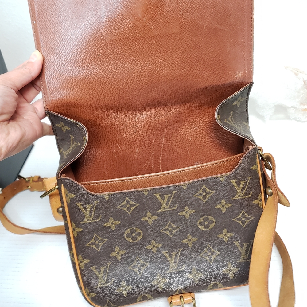 Authentic Louis Vuitton Cartouchiere MM Monogram Crossbody Bag 319-100825 - Picture 11 of 16
